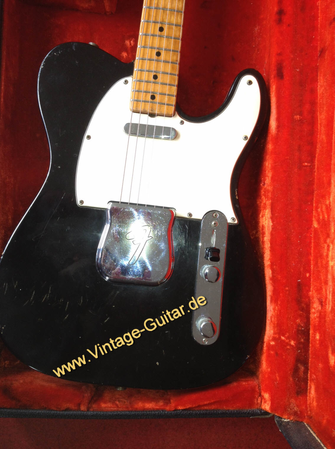 Fender-Telecaster-1968-black-c.jpg