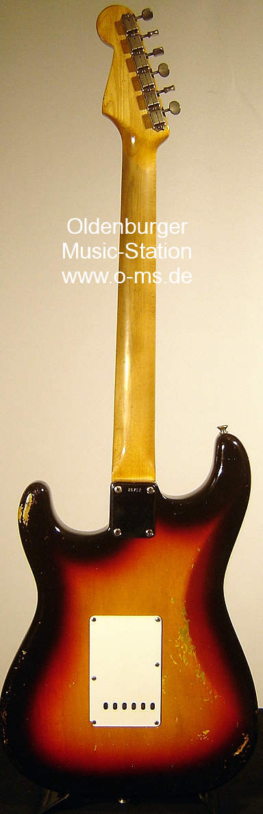 Fender_Stratocaster_1962_sunburst_back.jpg