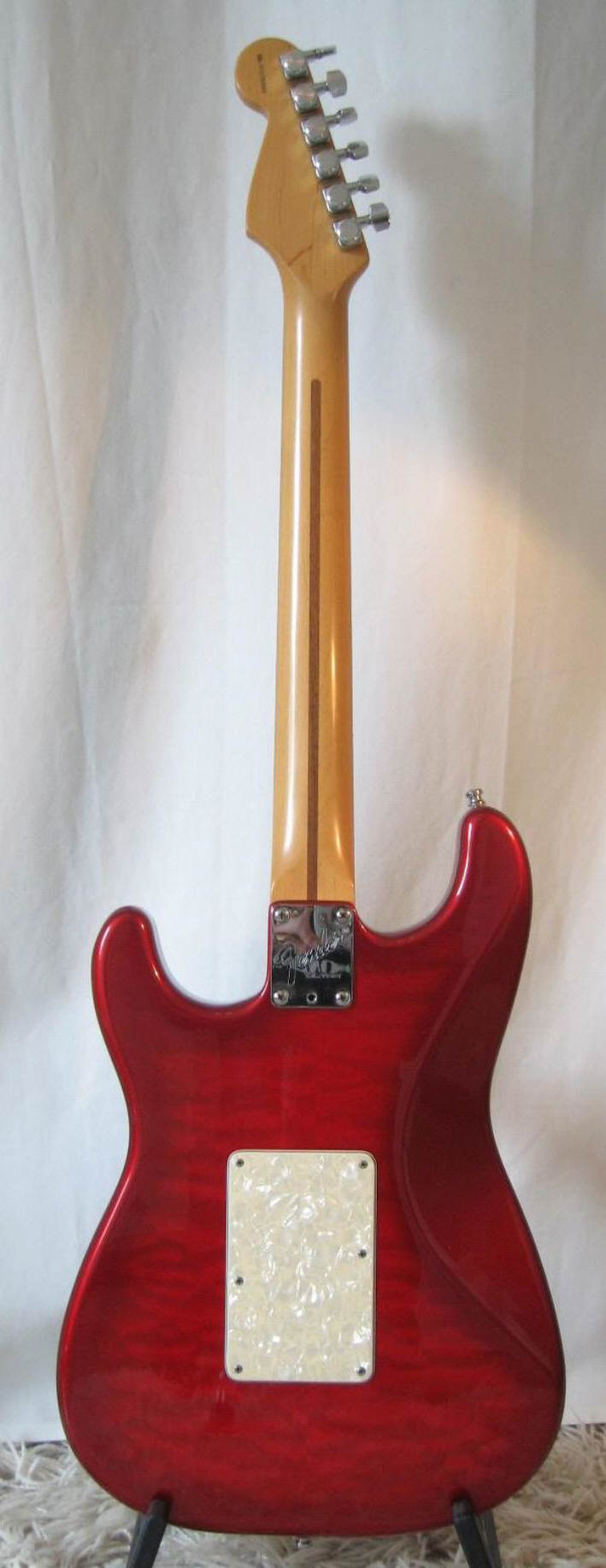 Fender-Stratocaster-Ultra-1997-e.jpg