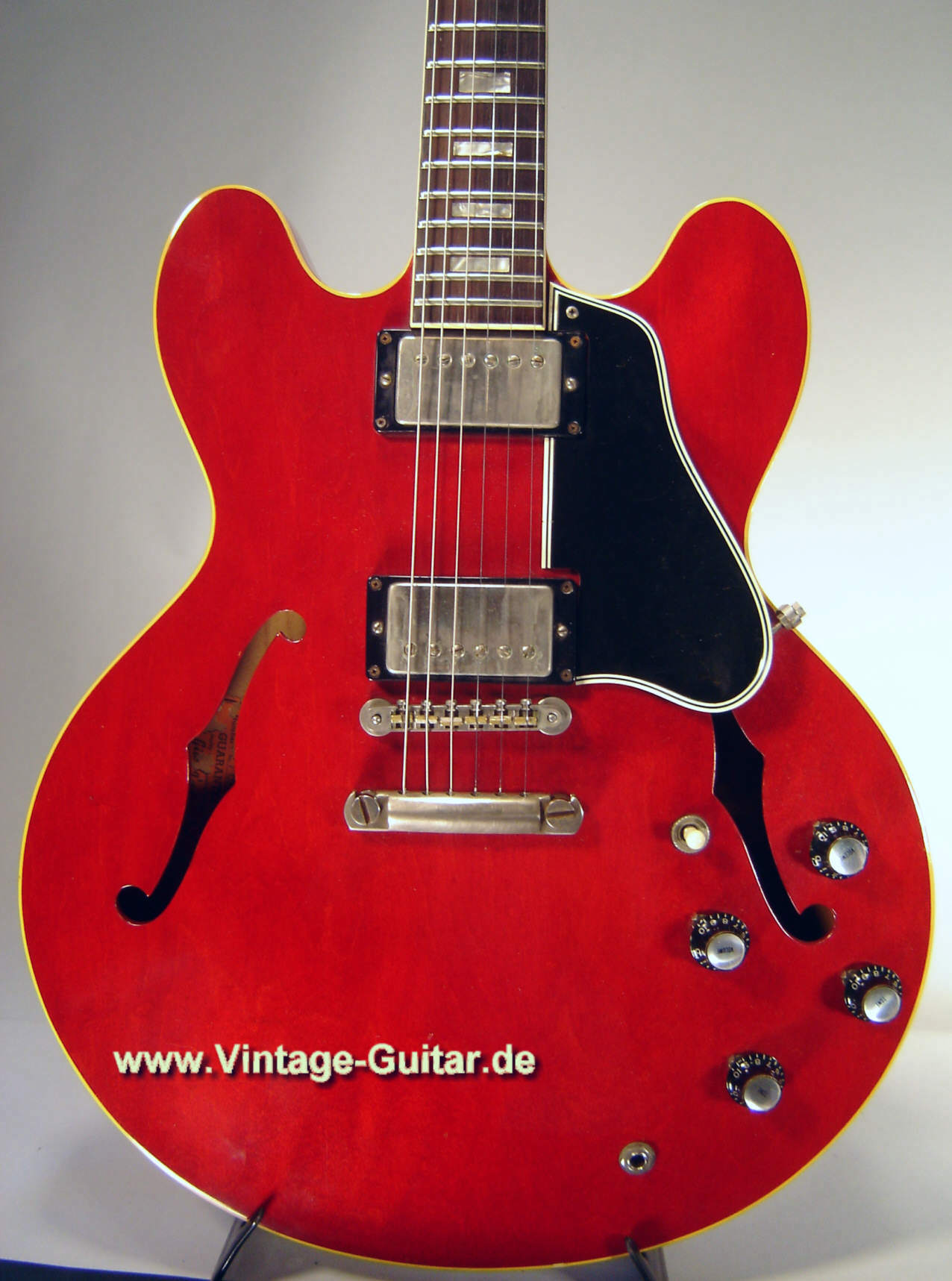 Gibson-ES-335-1962-cherry-2.jpg