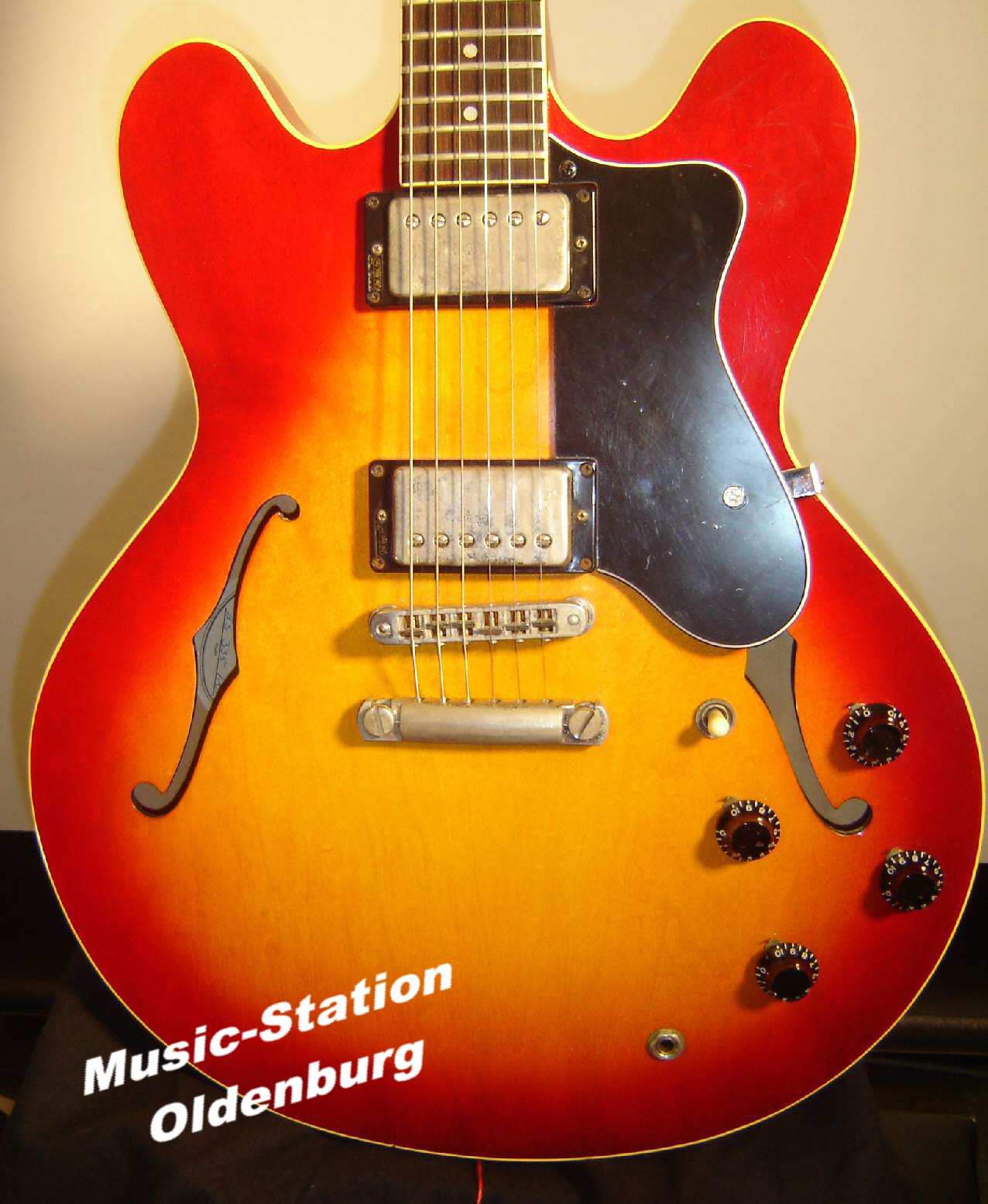 Gibson-ES-335-84-2.jpg