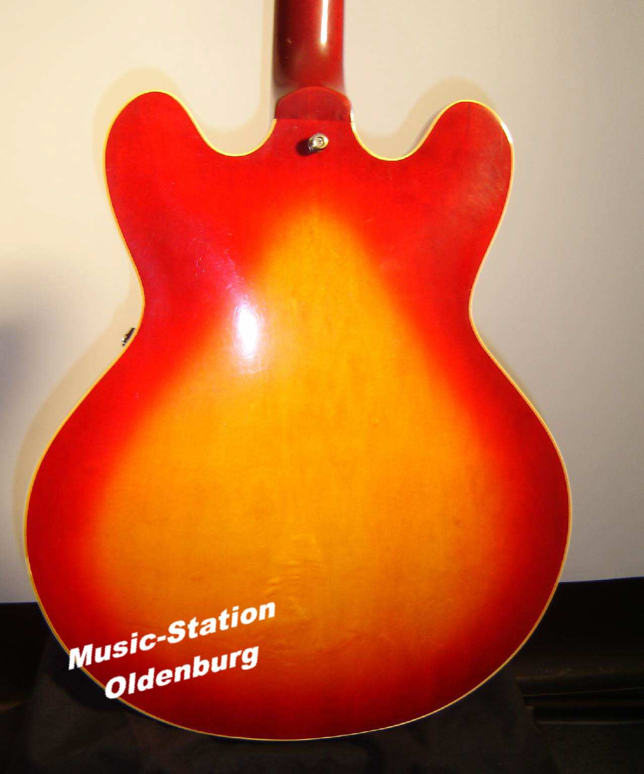 Gibson-ES-335-84-4.jpg