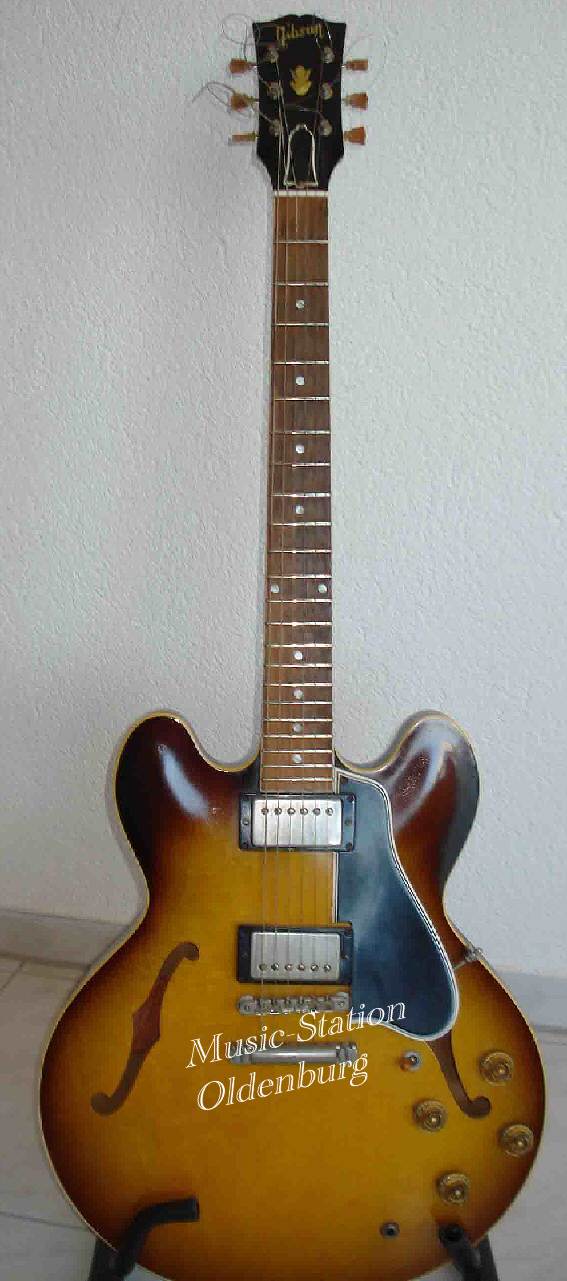 Gibson-ES-335-1958-1.jpg