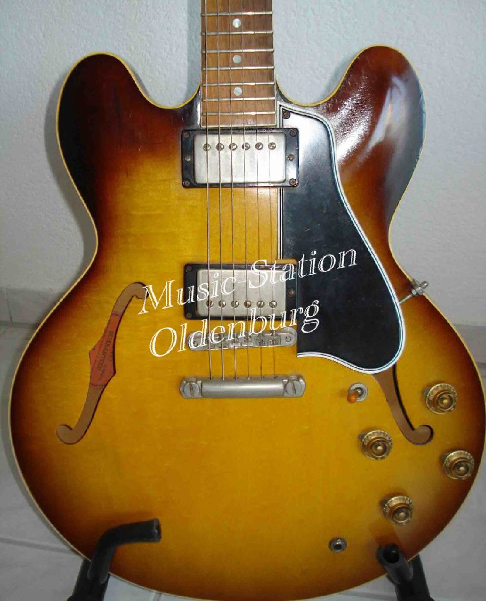 Gibson-ES-335-1958-2.jpg