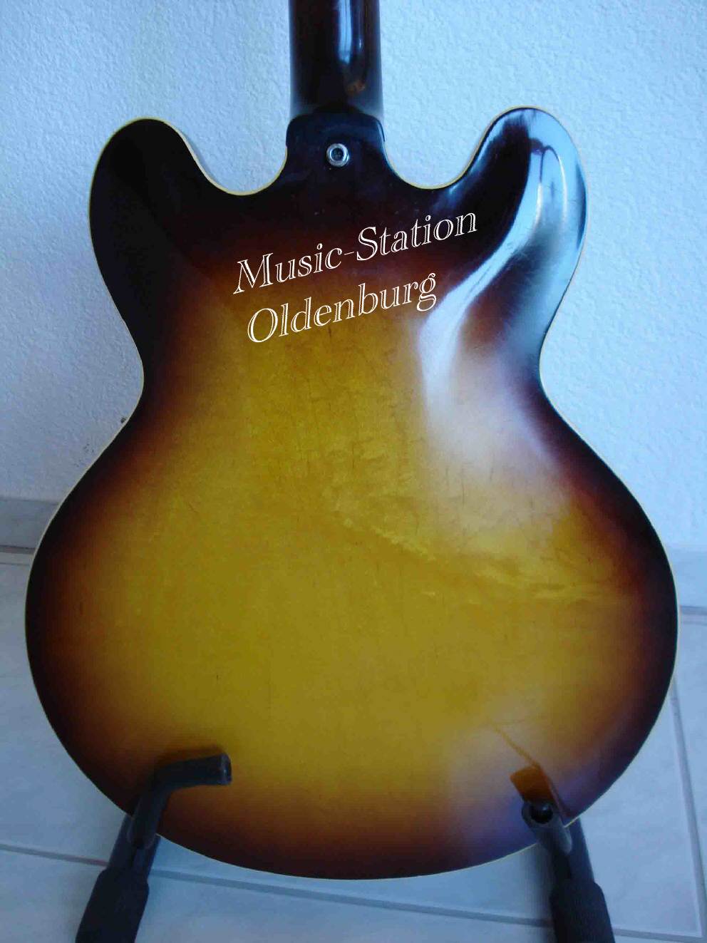 Gibson-ES-335-1958-3.jpg