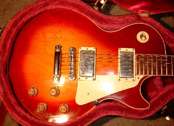 Gibson-Les-Paul-Custom-Shop-2.jpg