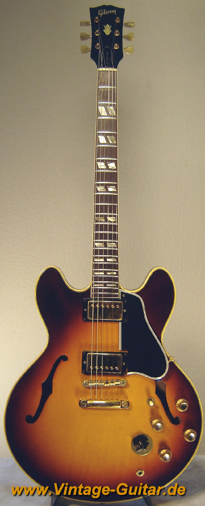 Gibson_ES-345_1965_sunburst.jpg