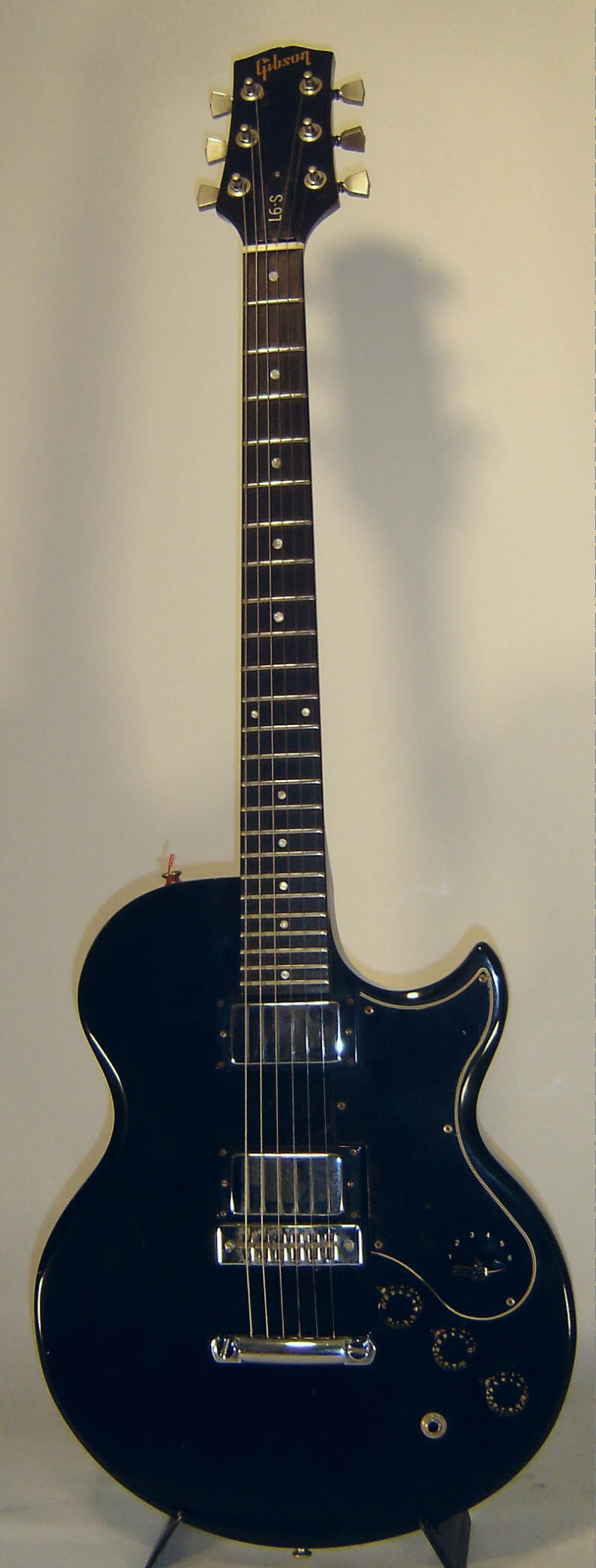 Gibson_L-6-S-1974.jpg