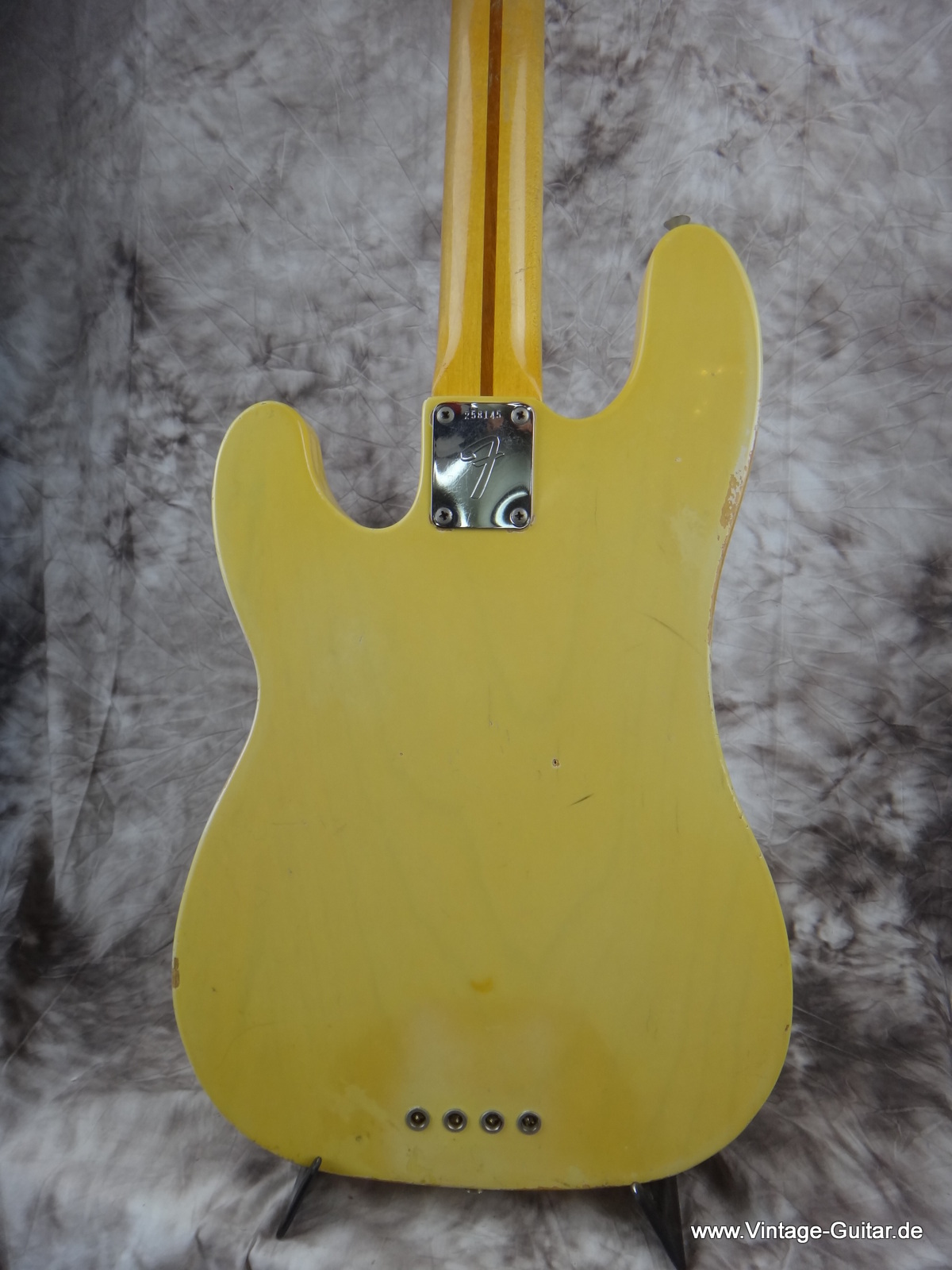 Fender-Telecaster-Bass-1968-blond-004.JPG