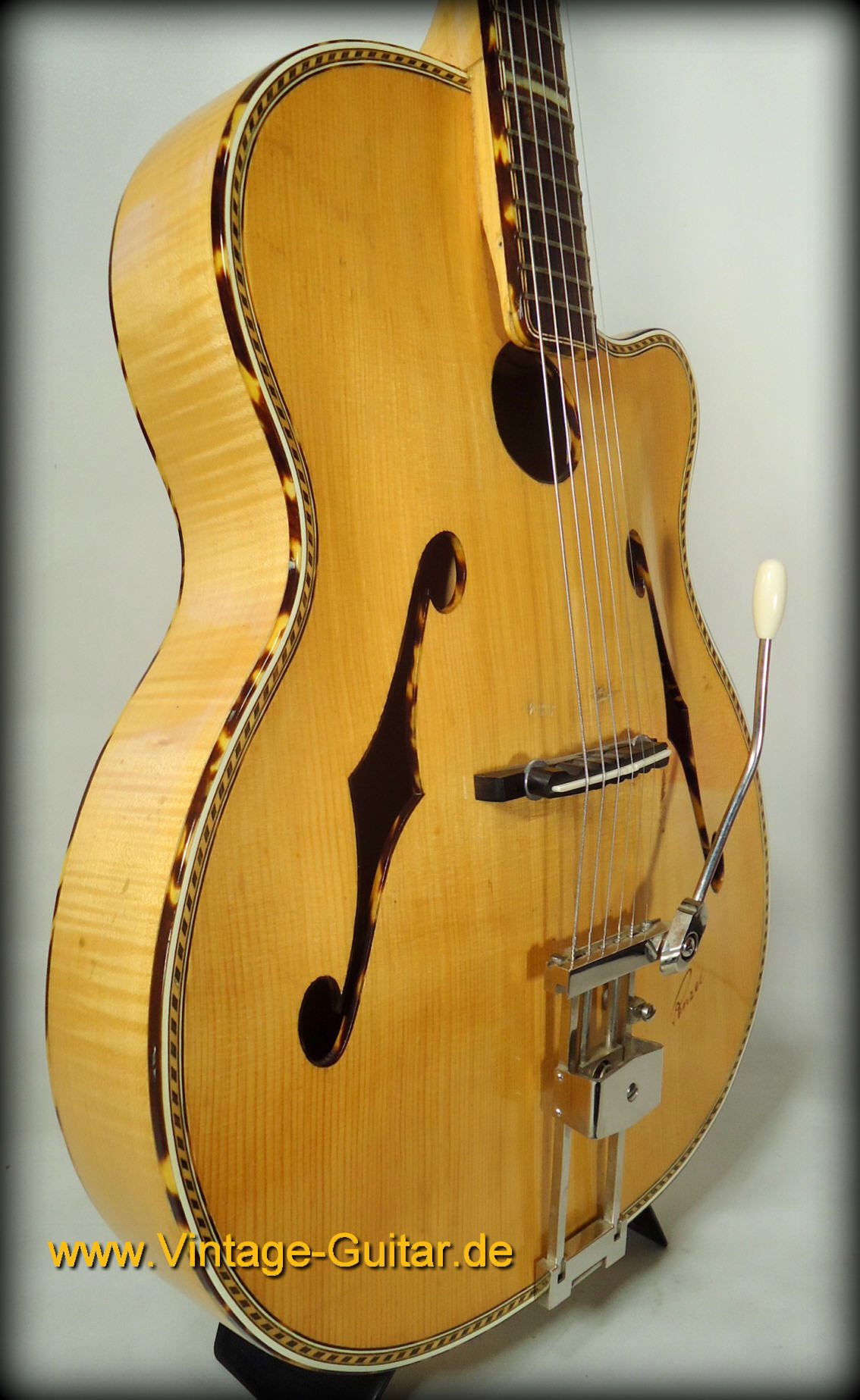 Penzel-Archtop-Germany-c.jpg