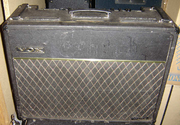 Vox-AC-30-1970-Silver-Bulldogs.jpg