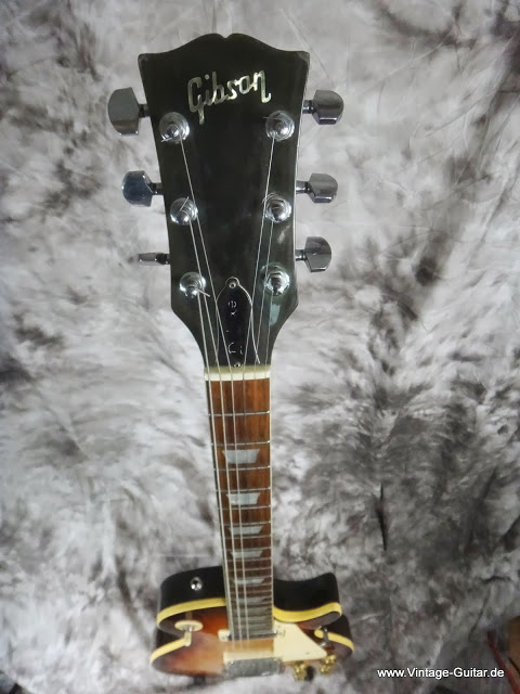 Gibson-Les-Paul-Deluxe-sunburst-1973-008.JPG