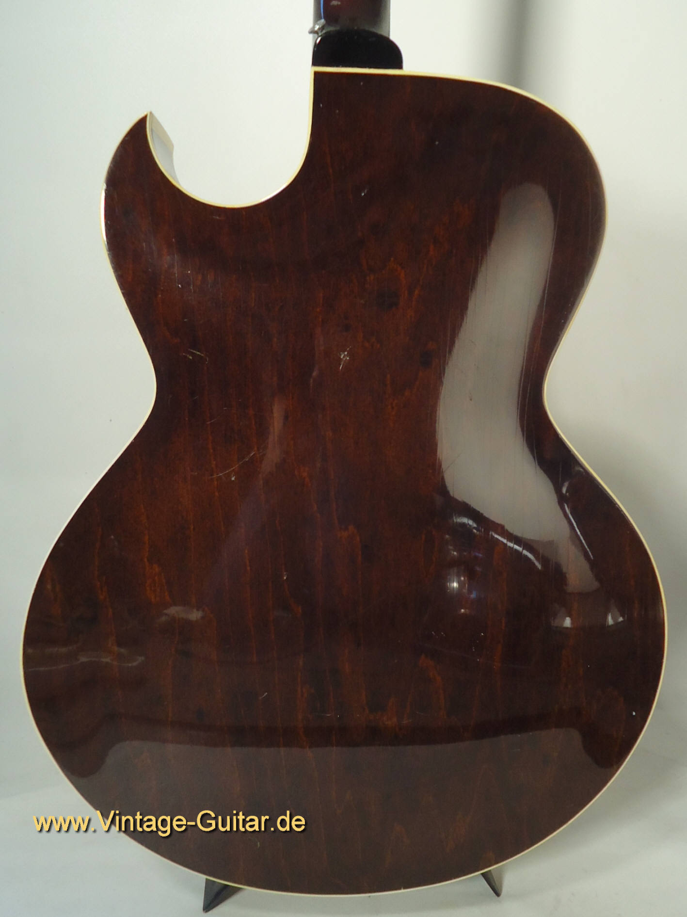 Gibson-ES-125-CD-sunburst-1968-d.jpg