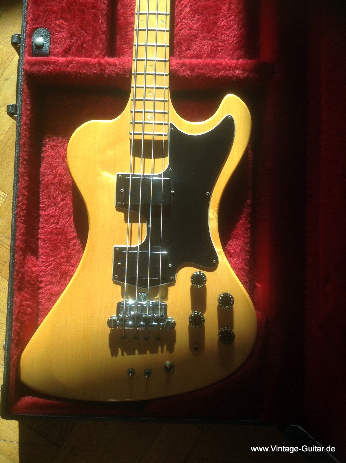 Gibson-RD-Artist-Bass-1979-natural-002.jpg