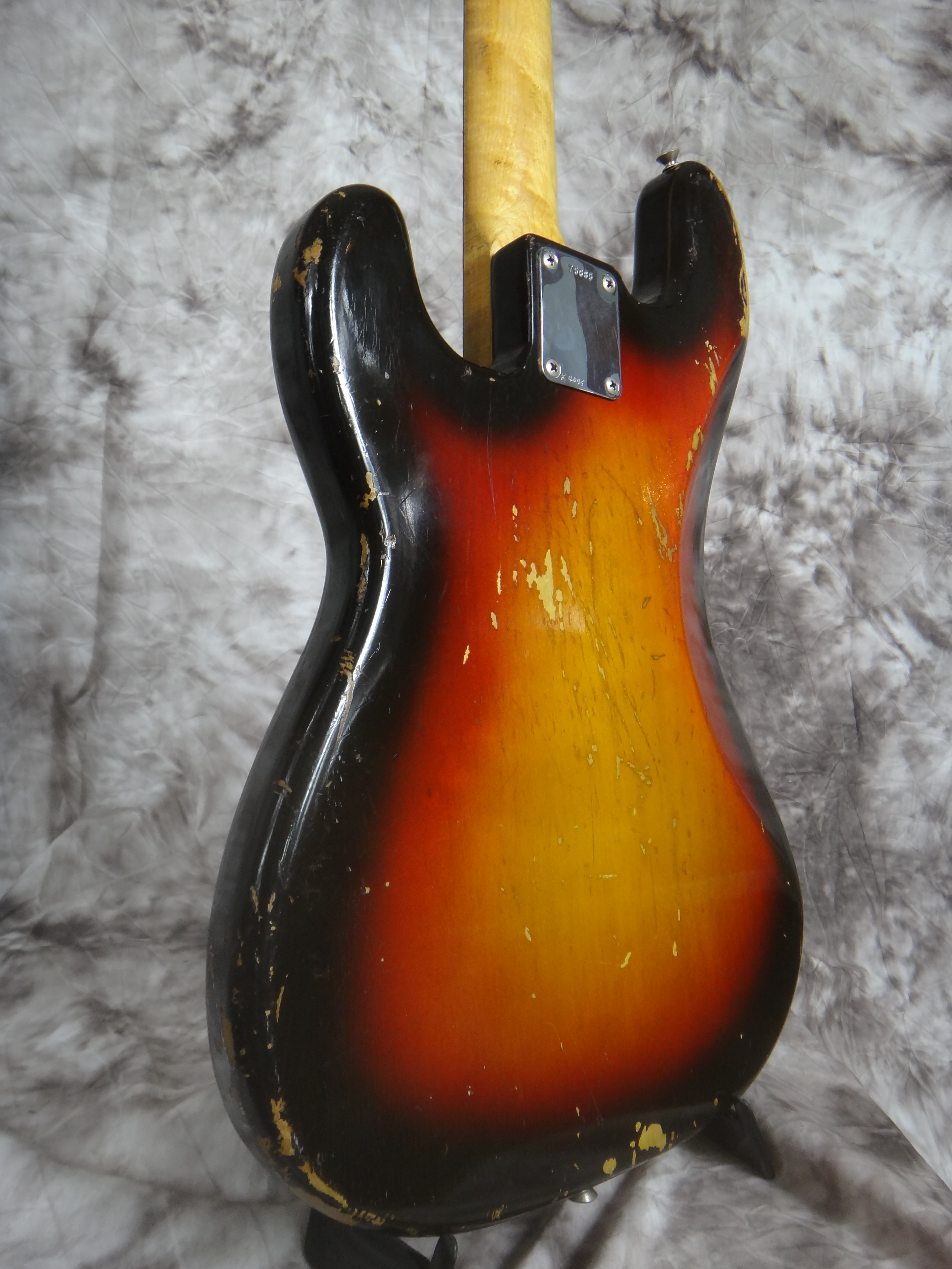 Fender_Precision_1962-sunburst-006.JPG