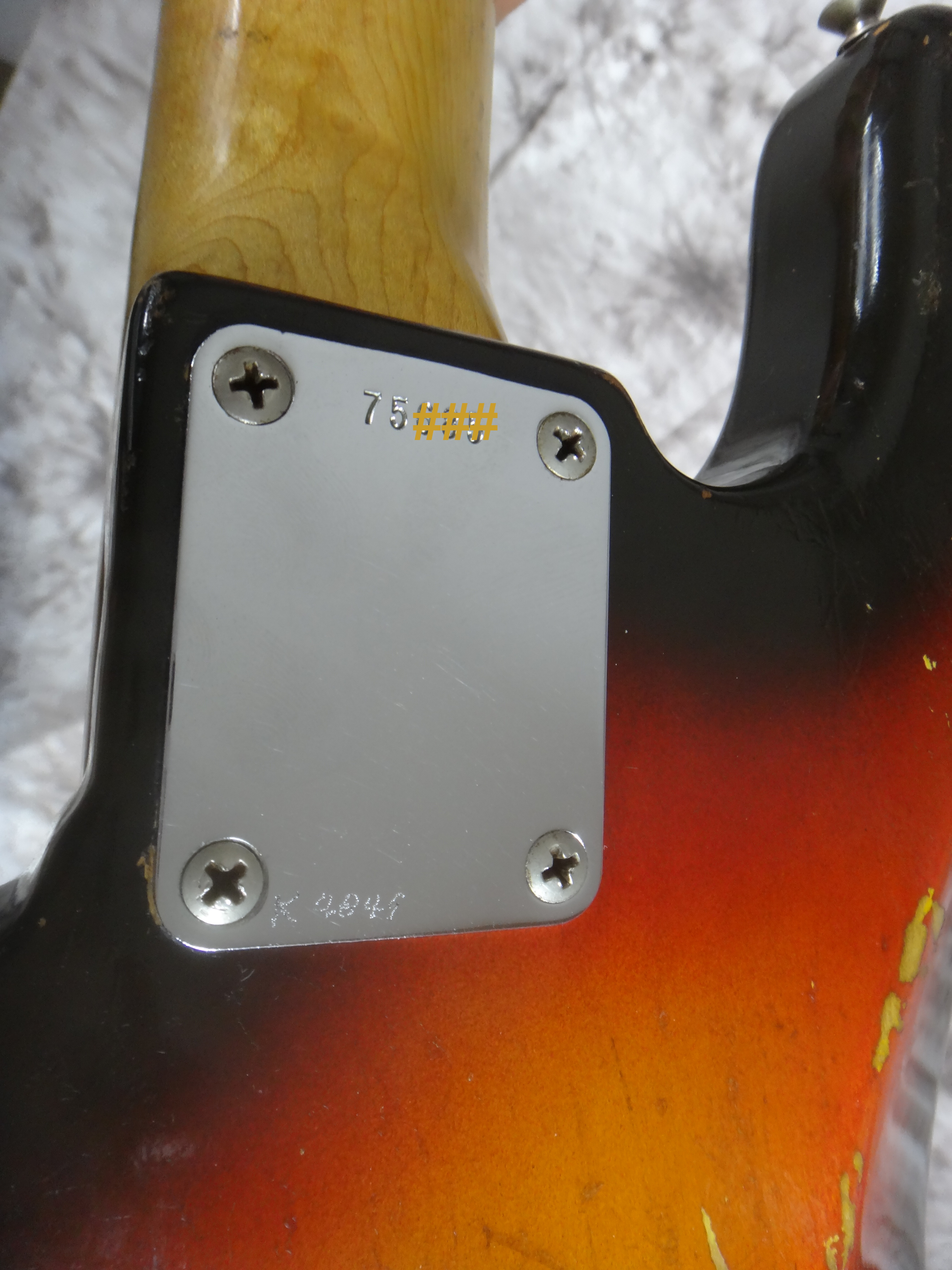 Fender_Precision_1962-sunburst-007.JPG