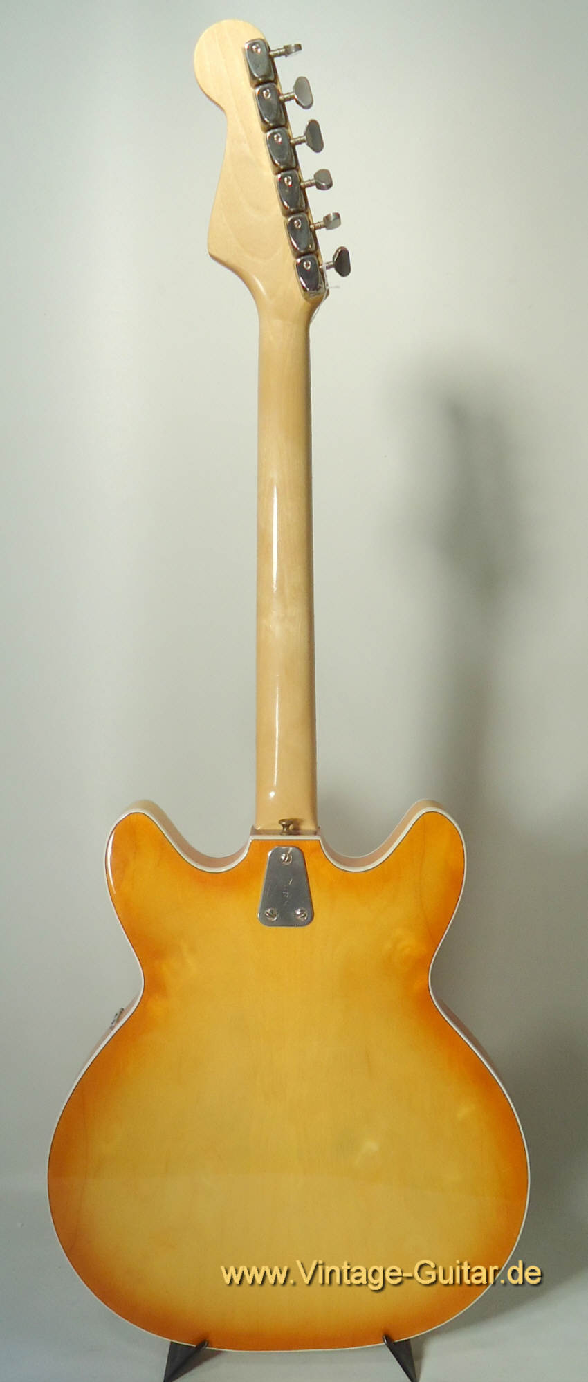 Hagstrom-Viking-1967-b.jpg