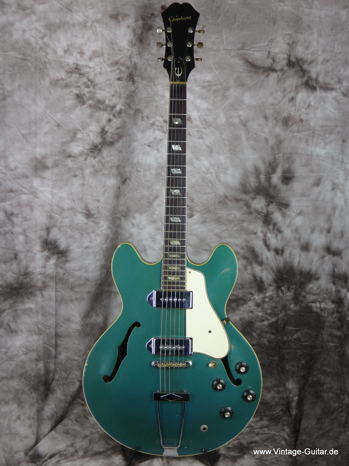 Epiphone_Casino_Pelham-Blue-1967_Gibson-001.JPG