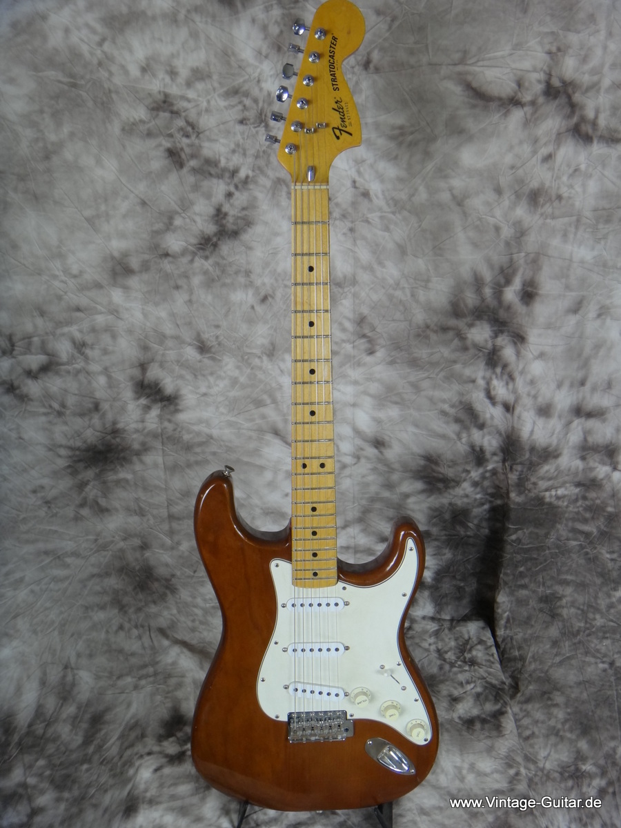 Fender-Stratocaster_1977_walnut_001.JPG