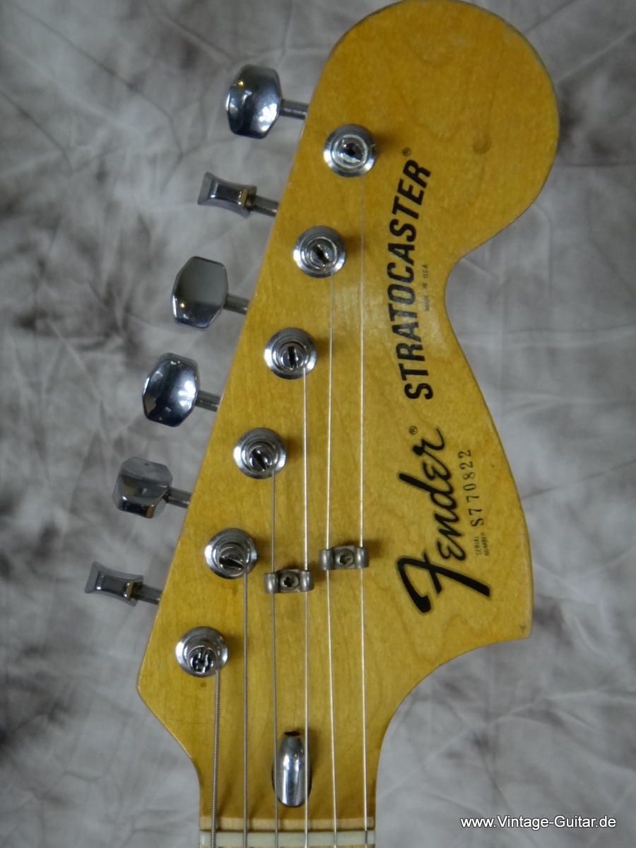 Fender-Stratocaster_1977_walnut_005.JPG