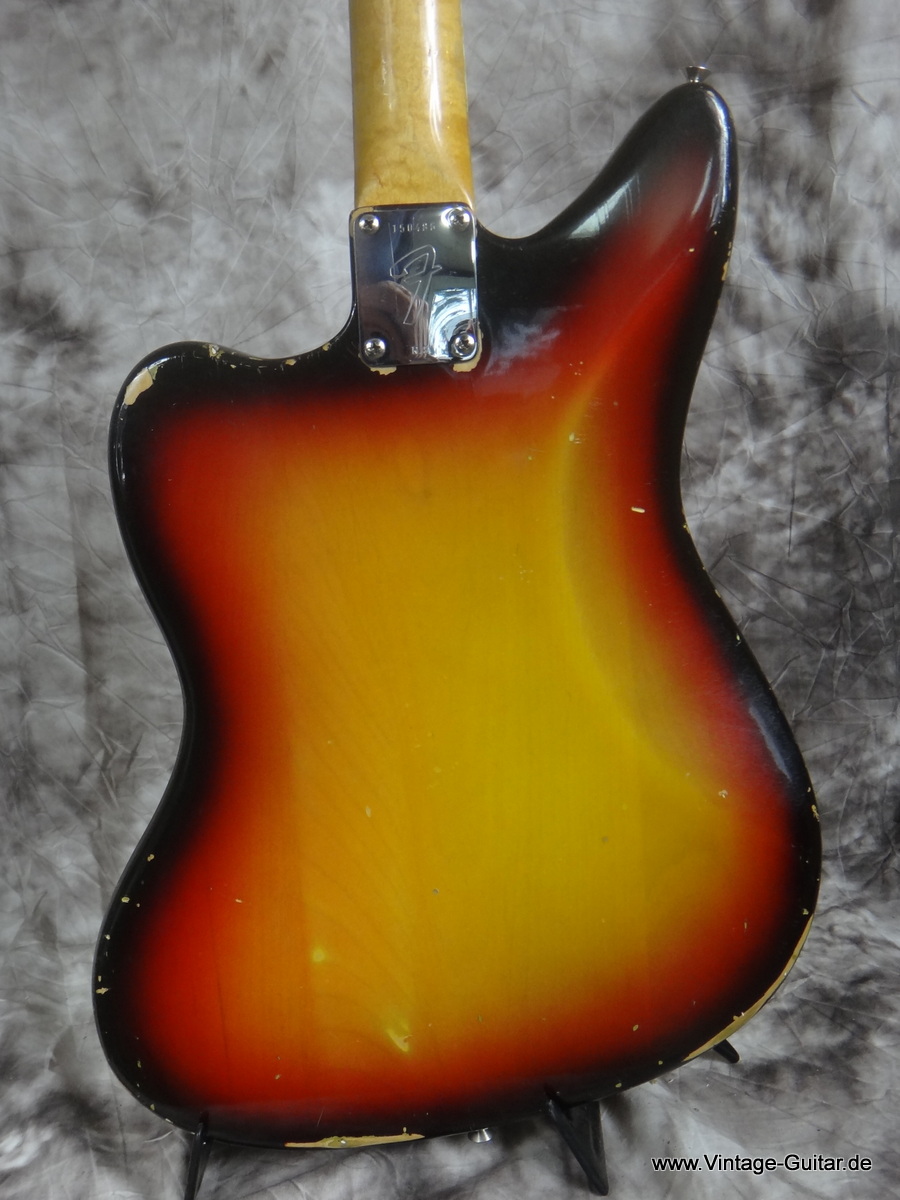 Fender-Jaguar-1966-sunburst-005.JPG