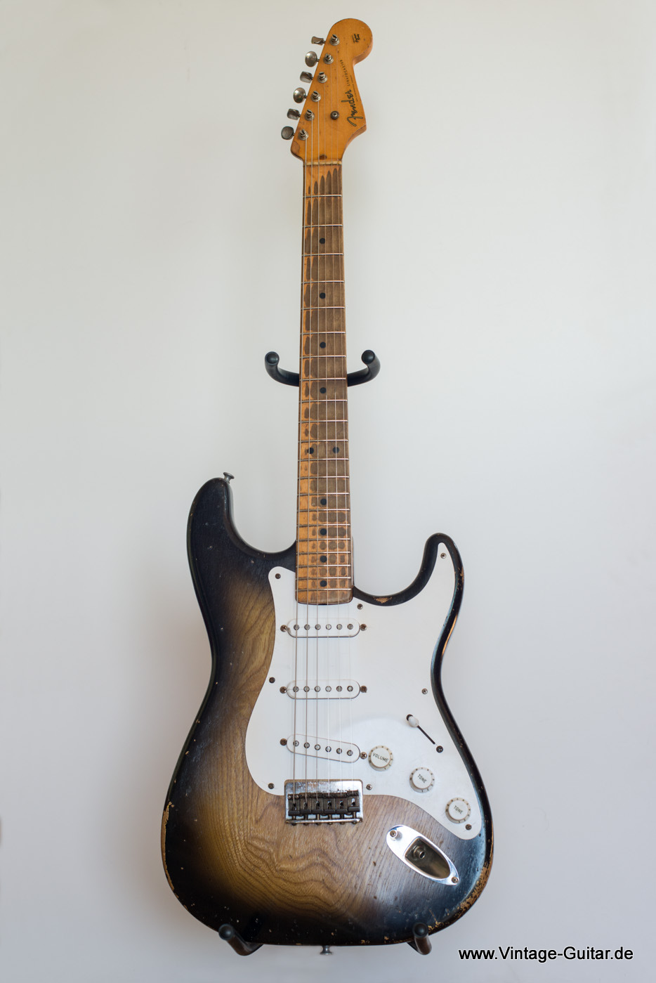 Fender-Stratocaster-1955-Refinish-001.jpg