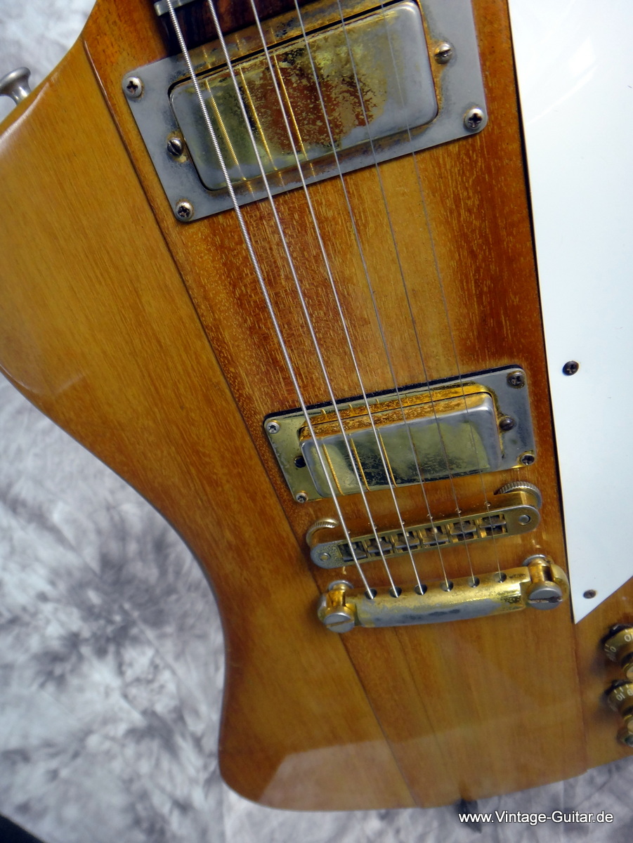 Gibson-Firebird-1976-Limited-Edition-007.JPG