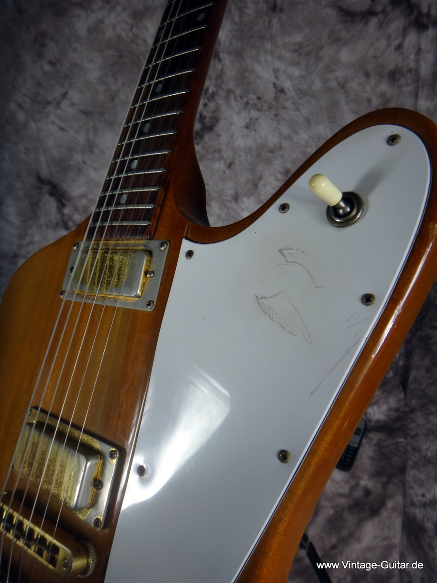 Gibson-Firebird-1976-Limited-Edition-010.JPG