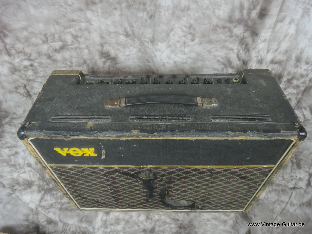 Vox-AC-30-Top-Boost-1965-Blue-Bulldogs-002.JPG