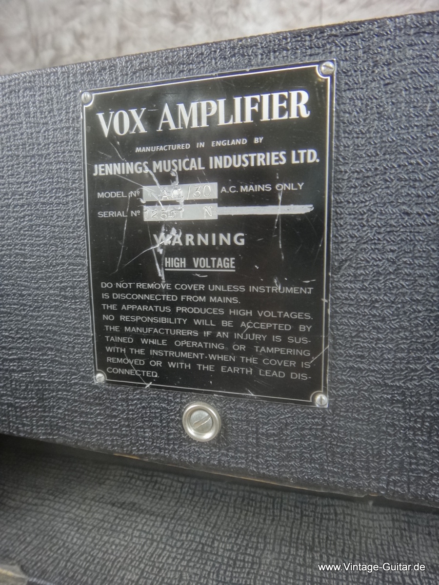 Vox-AC-30-Top-1964-copper-panel-004.JPG