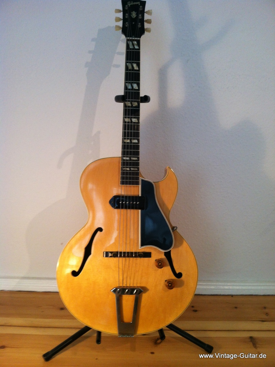 Gibson-Es-175-1953-natural-001.JPG