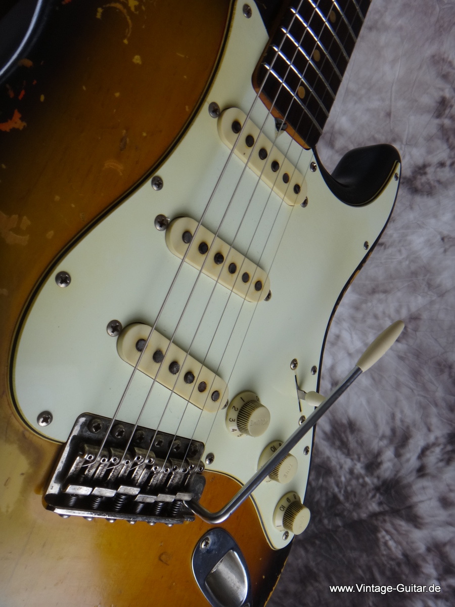 Fender-Stratocaster-1964-sunburst-new-hardware-004.JPG