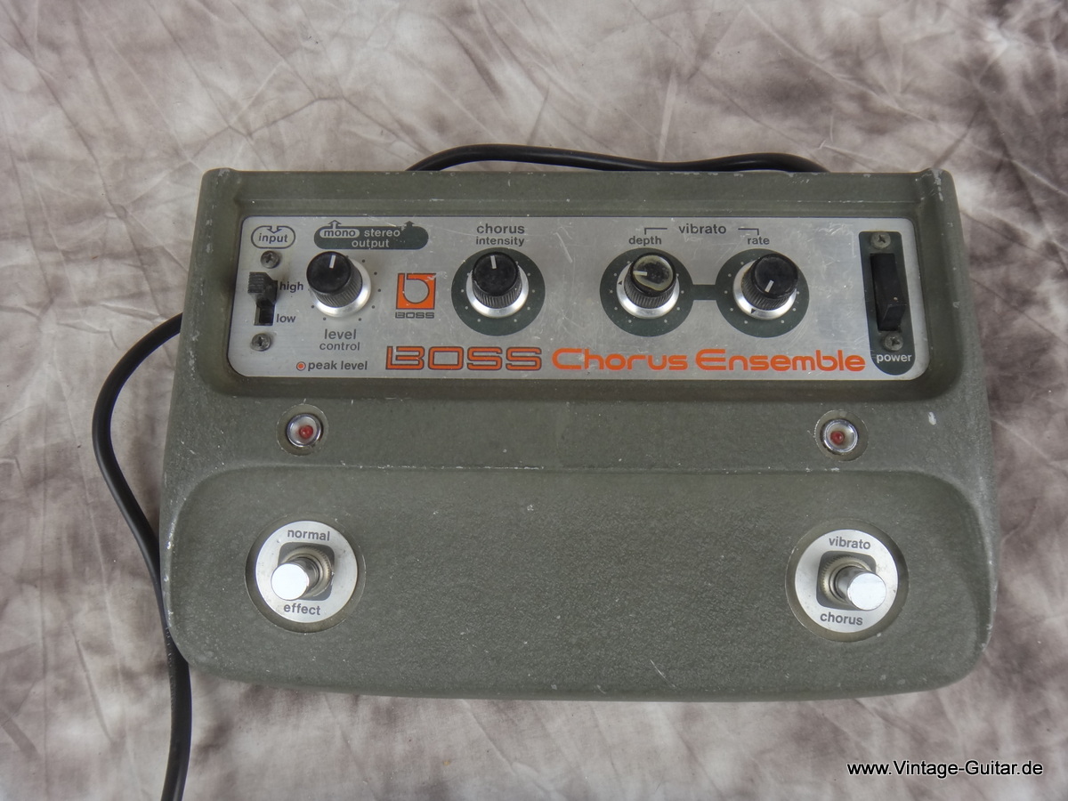 Boss-Roland-Chorus-Ensemble-Vibroto-CE-1-001.JPG