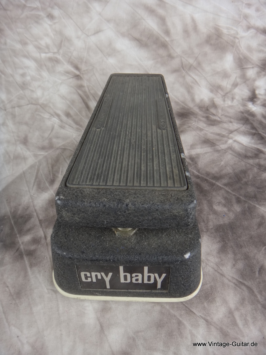 Jen-Cry-Baby-Wah-002.JPG