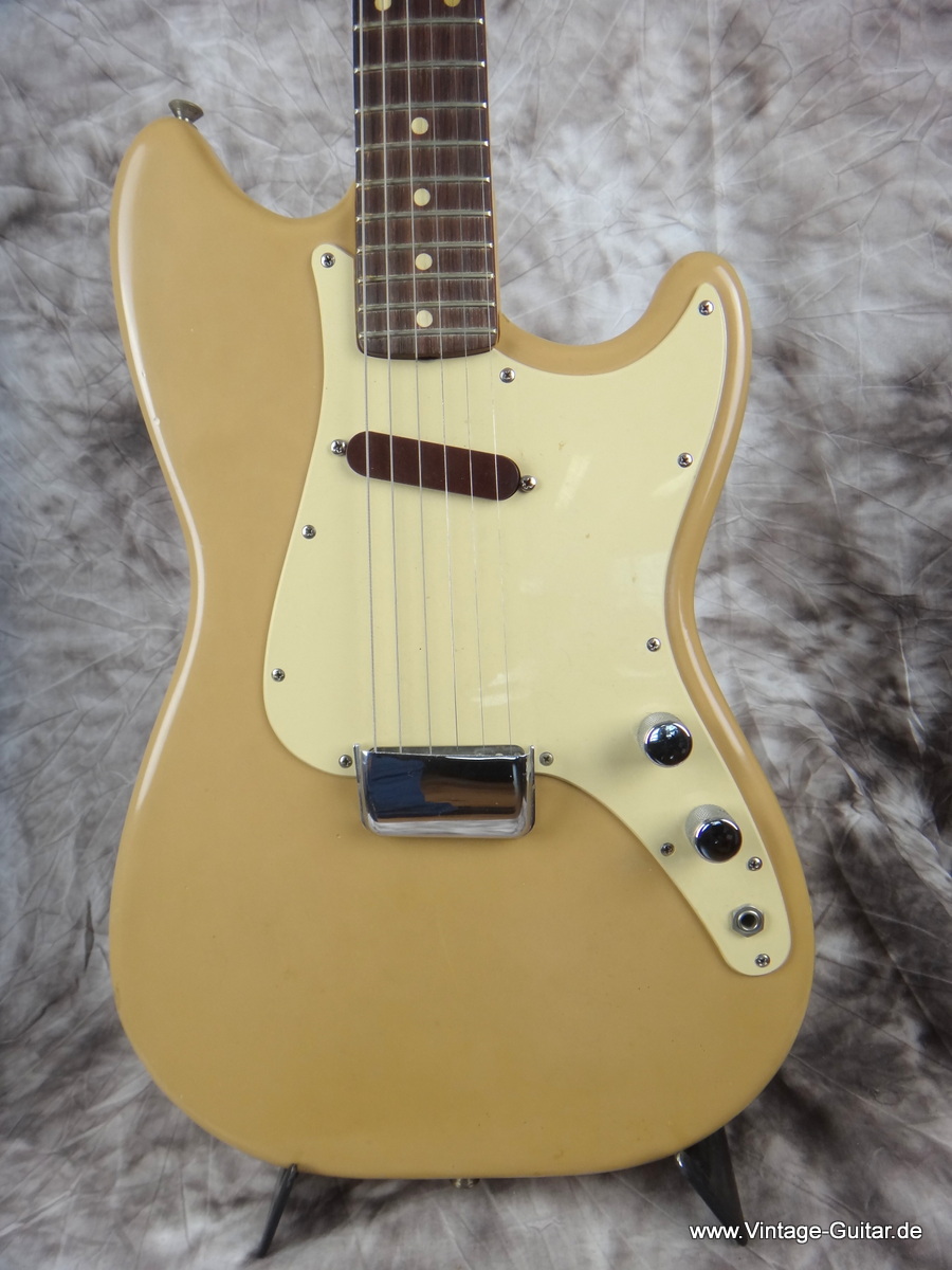 Fender_Musicmaster-1959-desert-sand-005.JPG