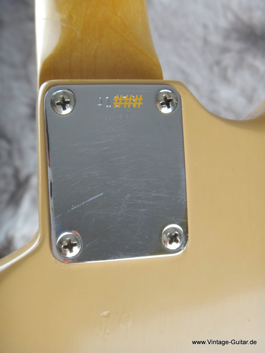 Fender_Musicmaster-1959-desert-sand-015.JPG
