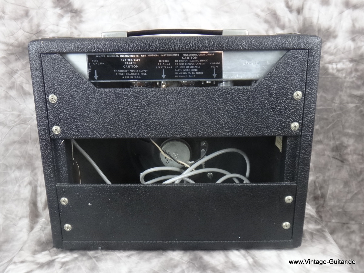 Fender-Vibrochamp-1977-silverface-003.JPG