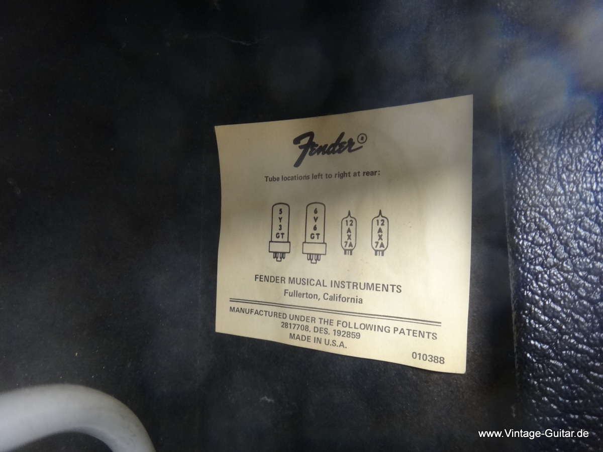 Fender-Vibrochamp-1977-silverface-006.JPG