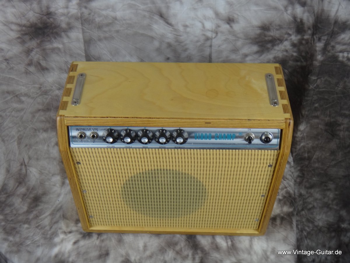 Fender-Vibrochamp-1978-new-chassis-002.JPG