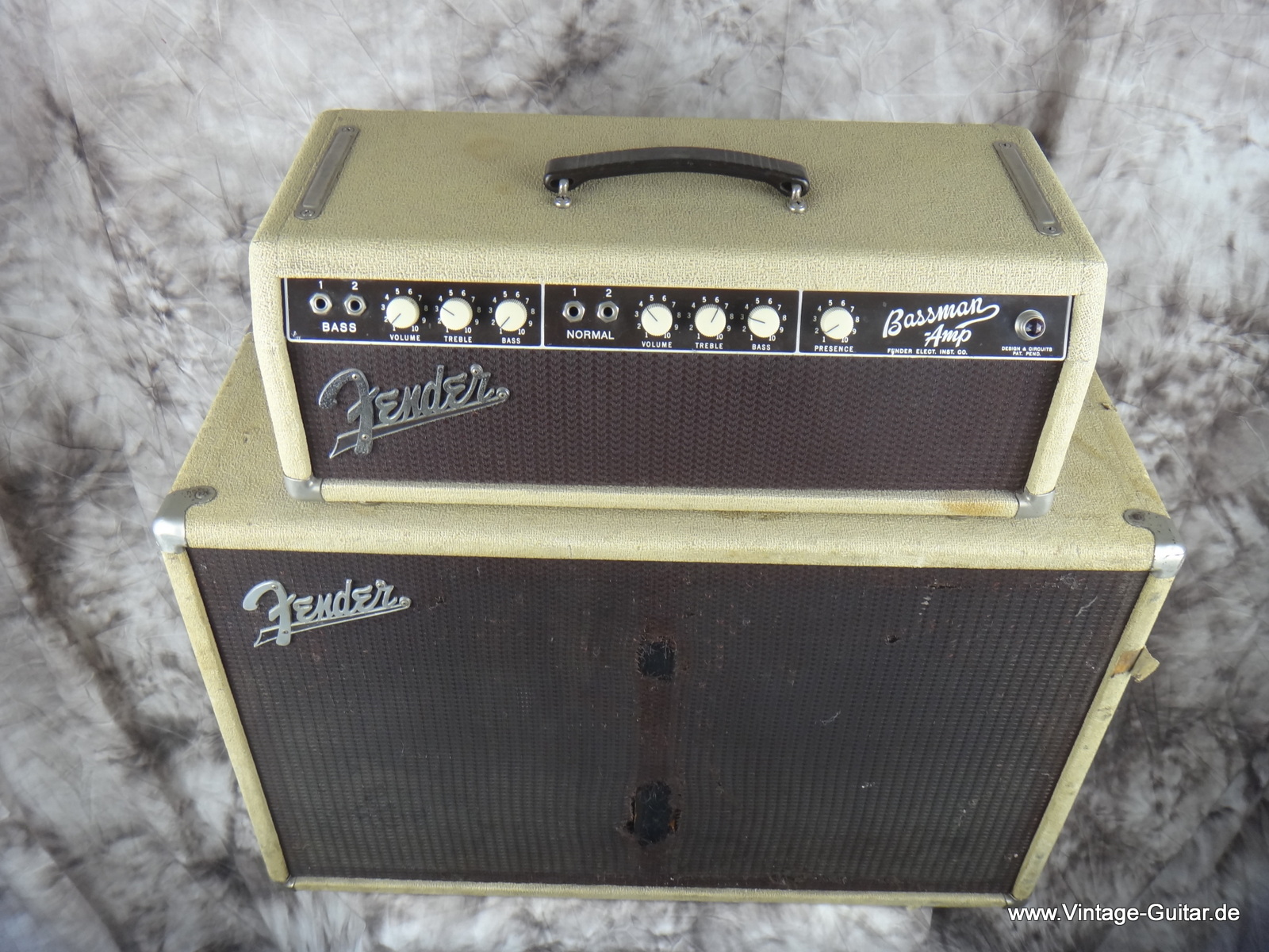Fender-Bassman-1961-white-tolex-top-and-cabinet-002.JPG