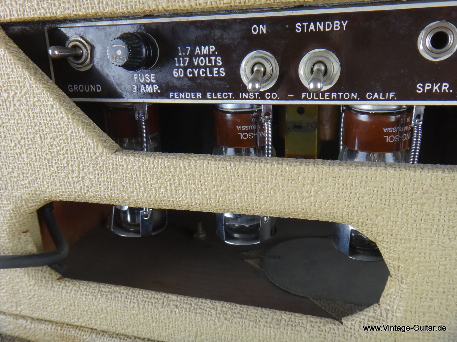 Fender-Bassman-1961-white-tolex-top-and-cabinet-005.JPG