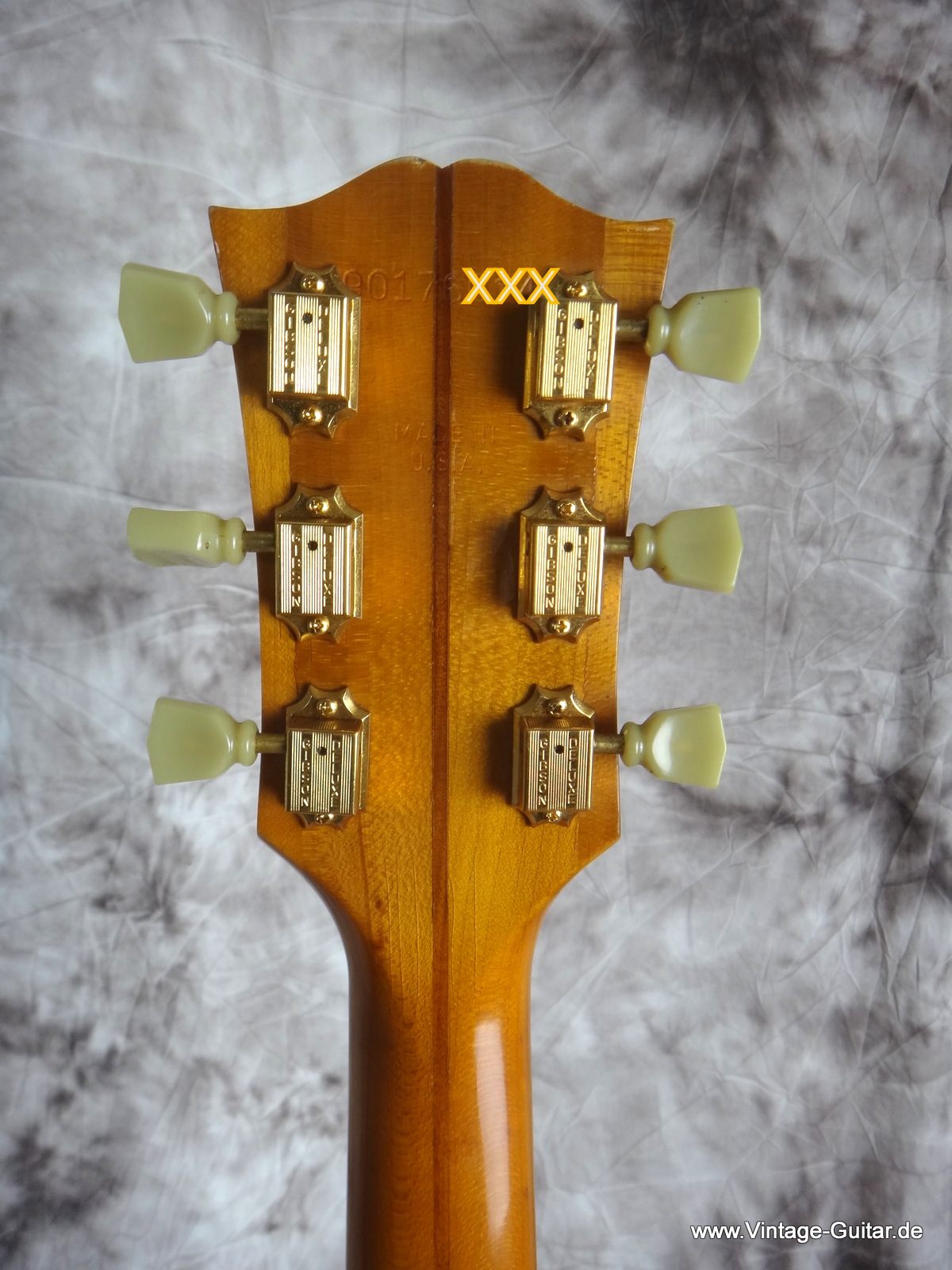 Gibson_J-200-natural-1996-008.JPG