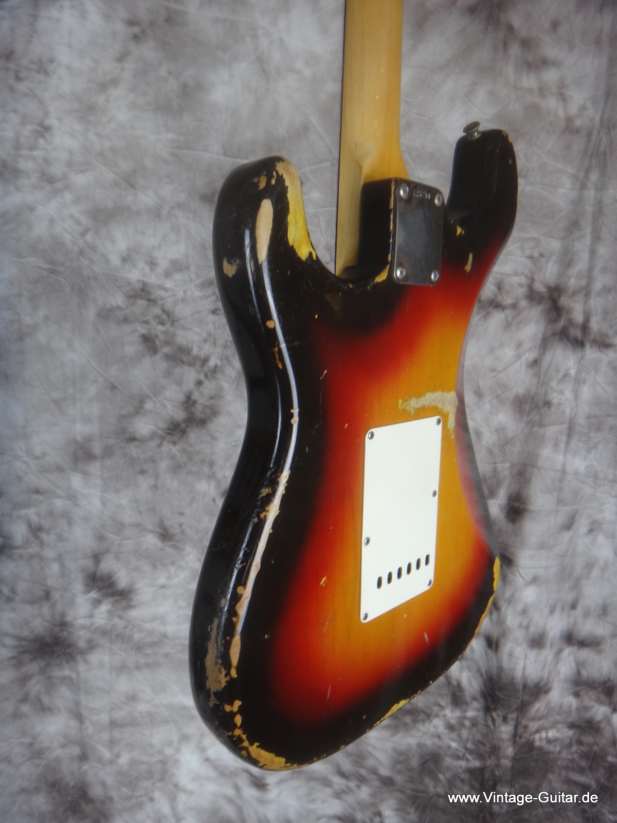 Fender_Stratocaster-1964_sunburst-all-original-003.JPG