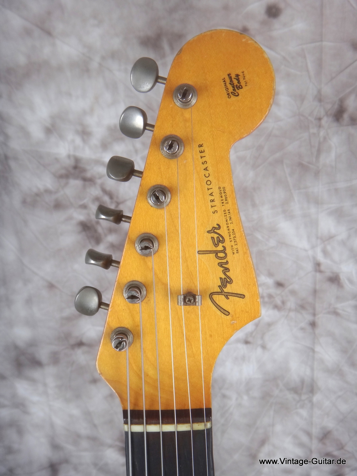 Fender_Stratocaster-1964_sunburst-all-original-004.JPG