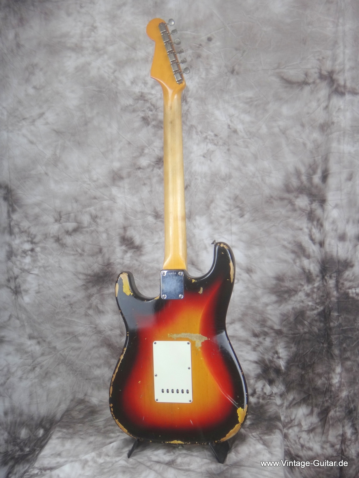 Fender_Stratocaster-1964_sunburst-all-original-014.JPG