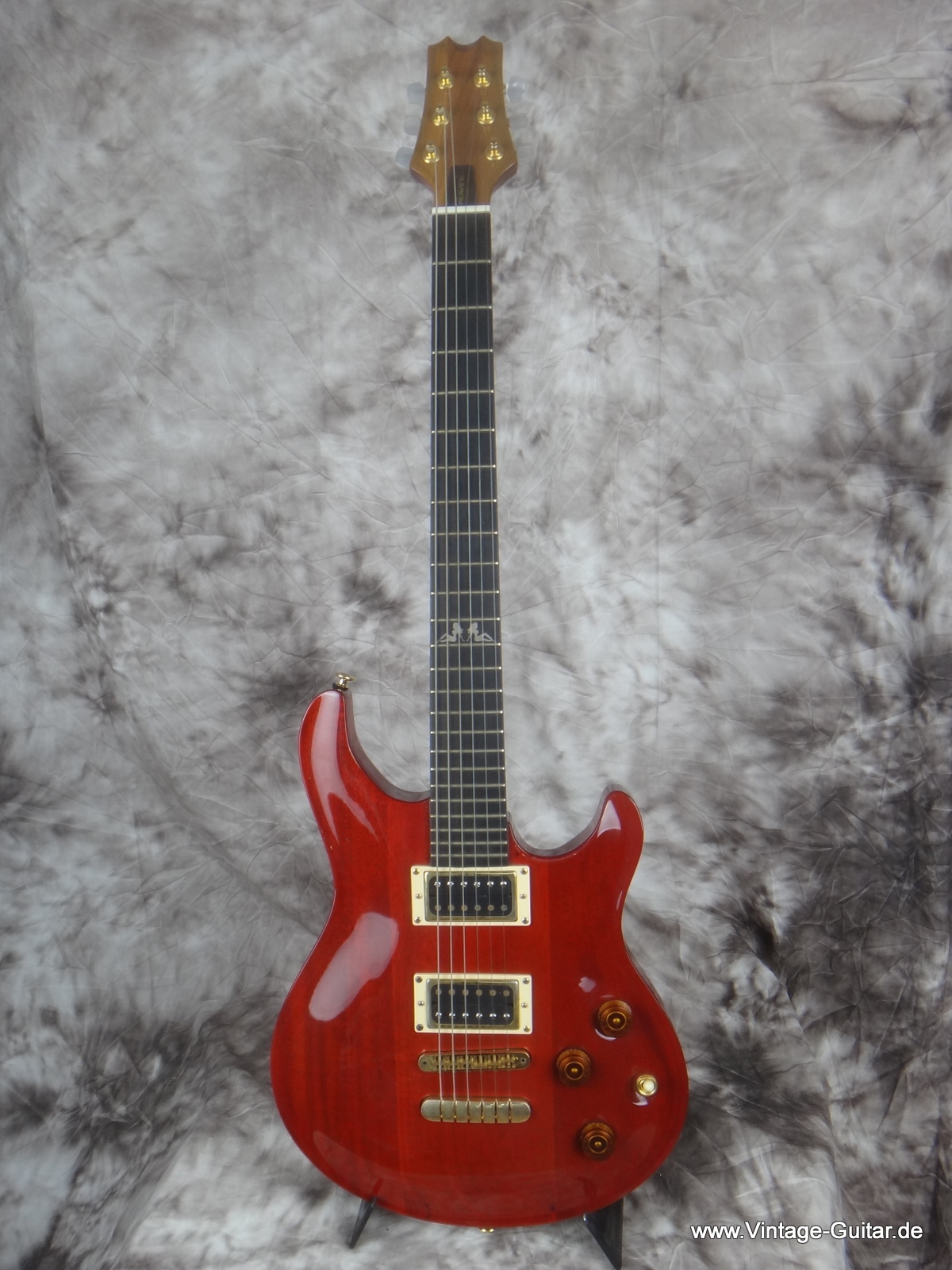 Peavey-HP-Signature-winered-001.JPG