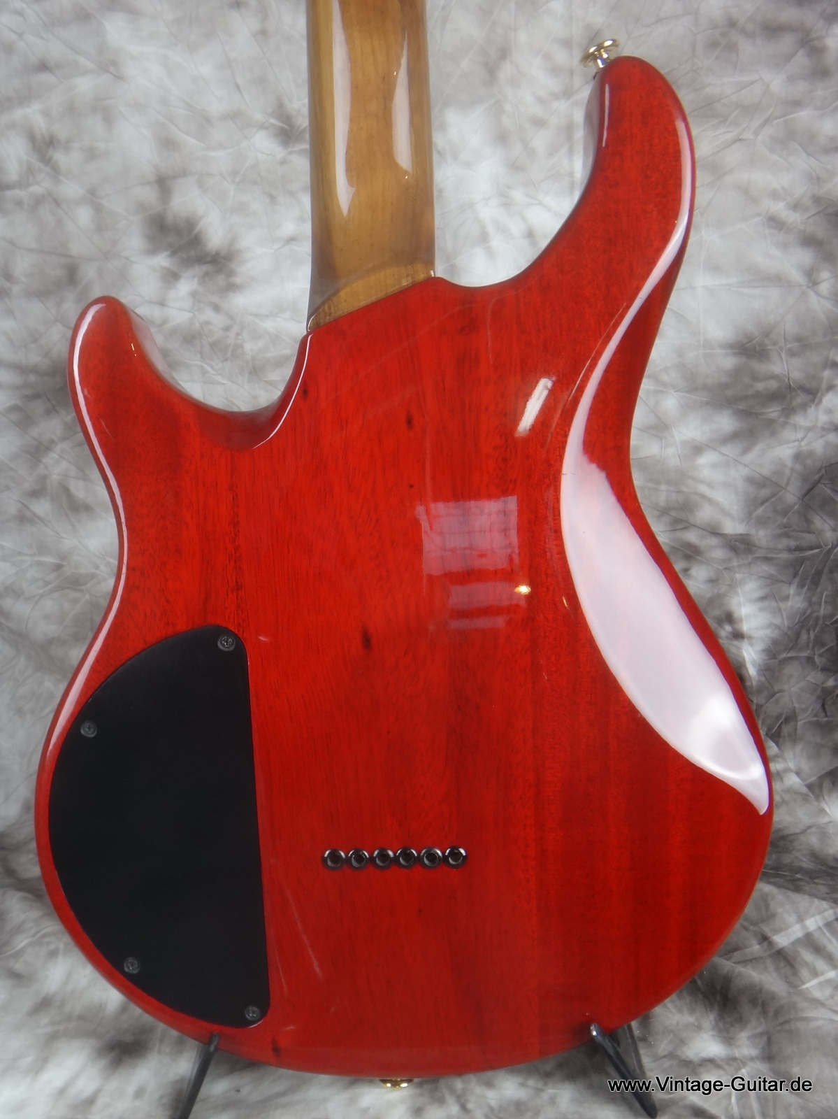 Peavey-HP-Signature-winered-004.JPG