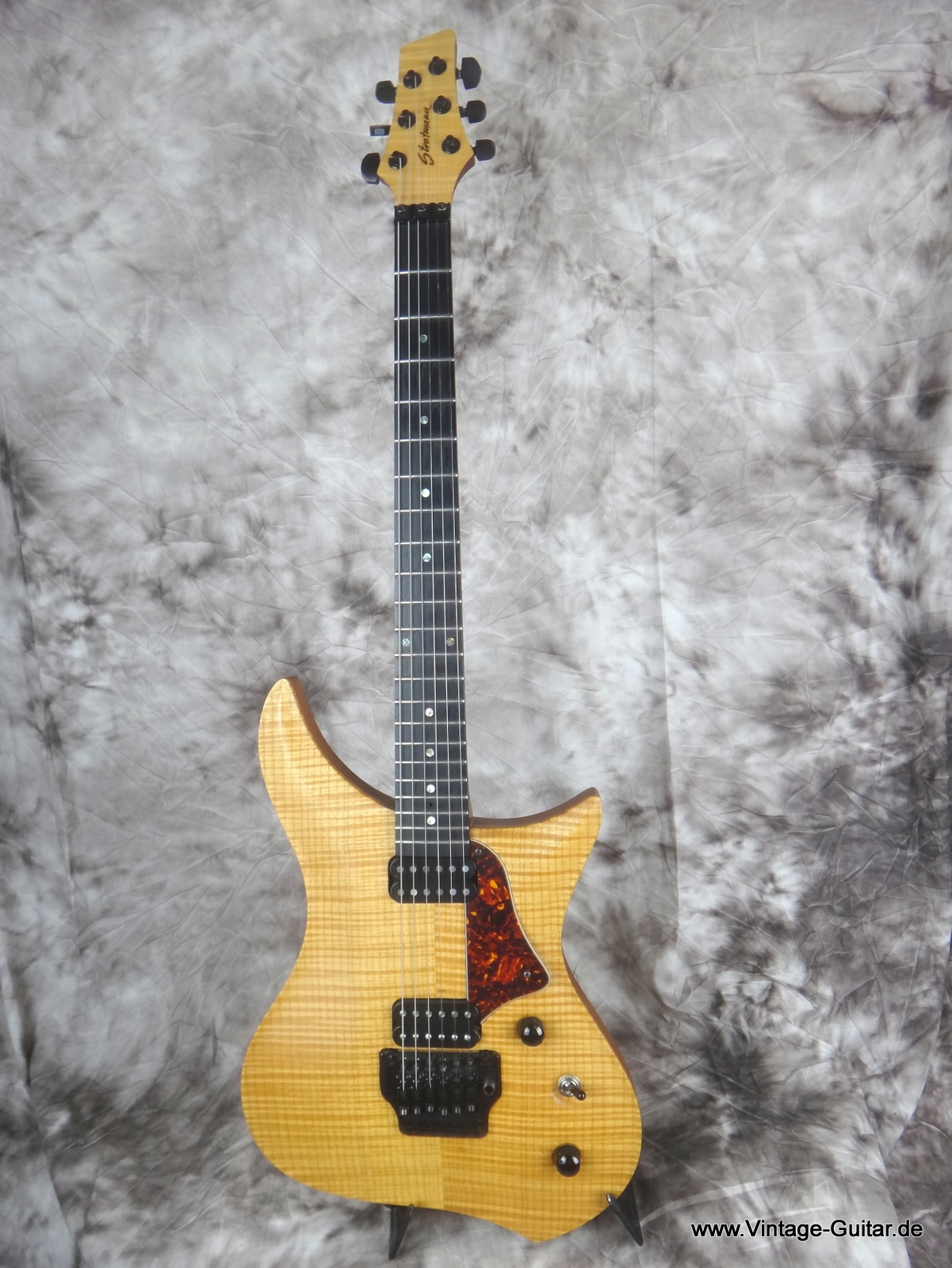 Stratmann-Guitar-001.JPG