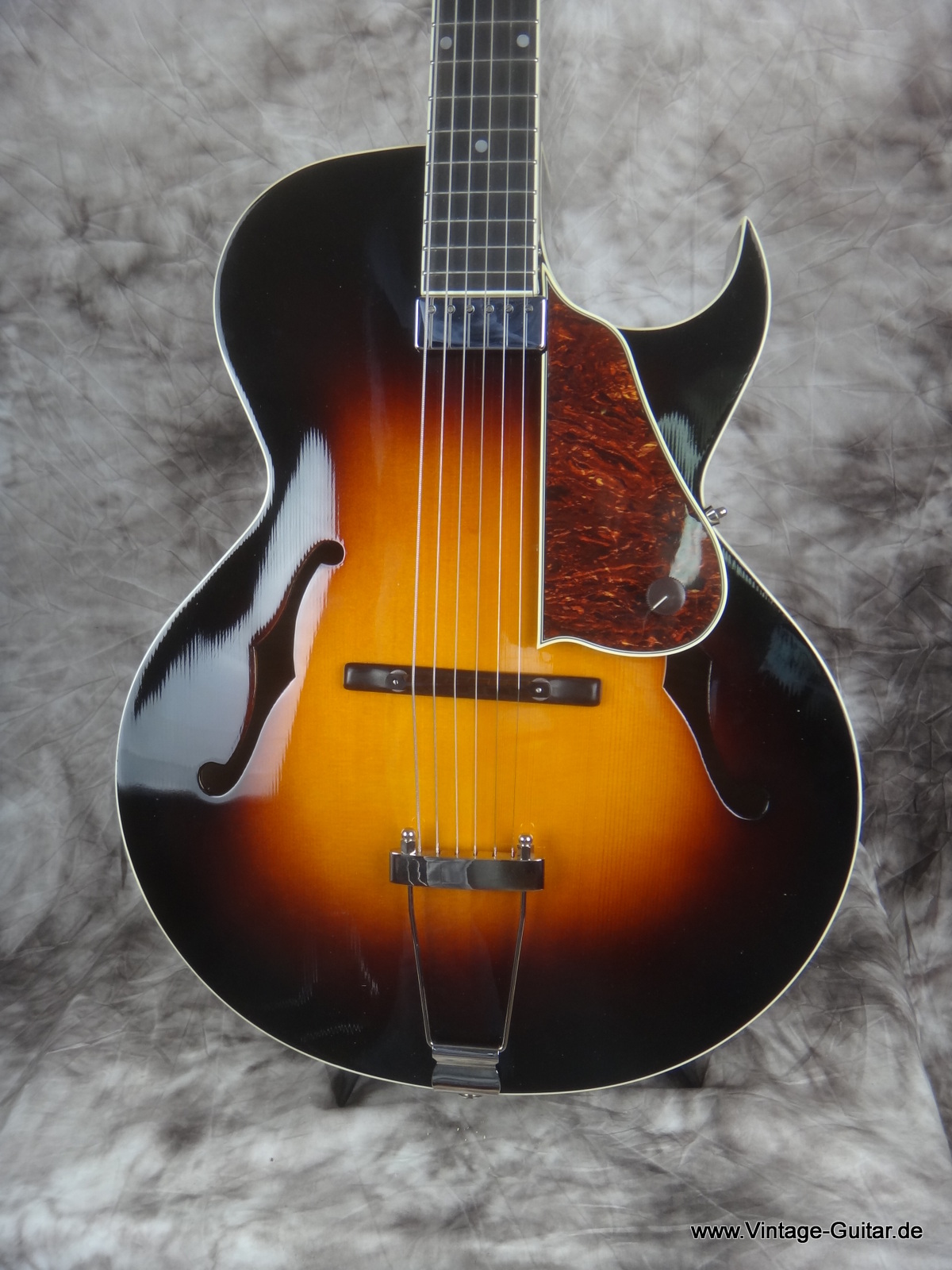 The-Loar-LH-650-VS-002.JPG