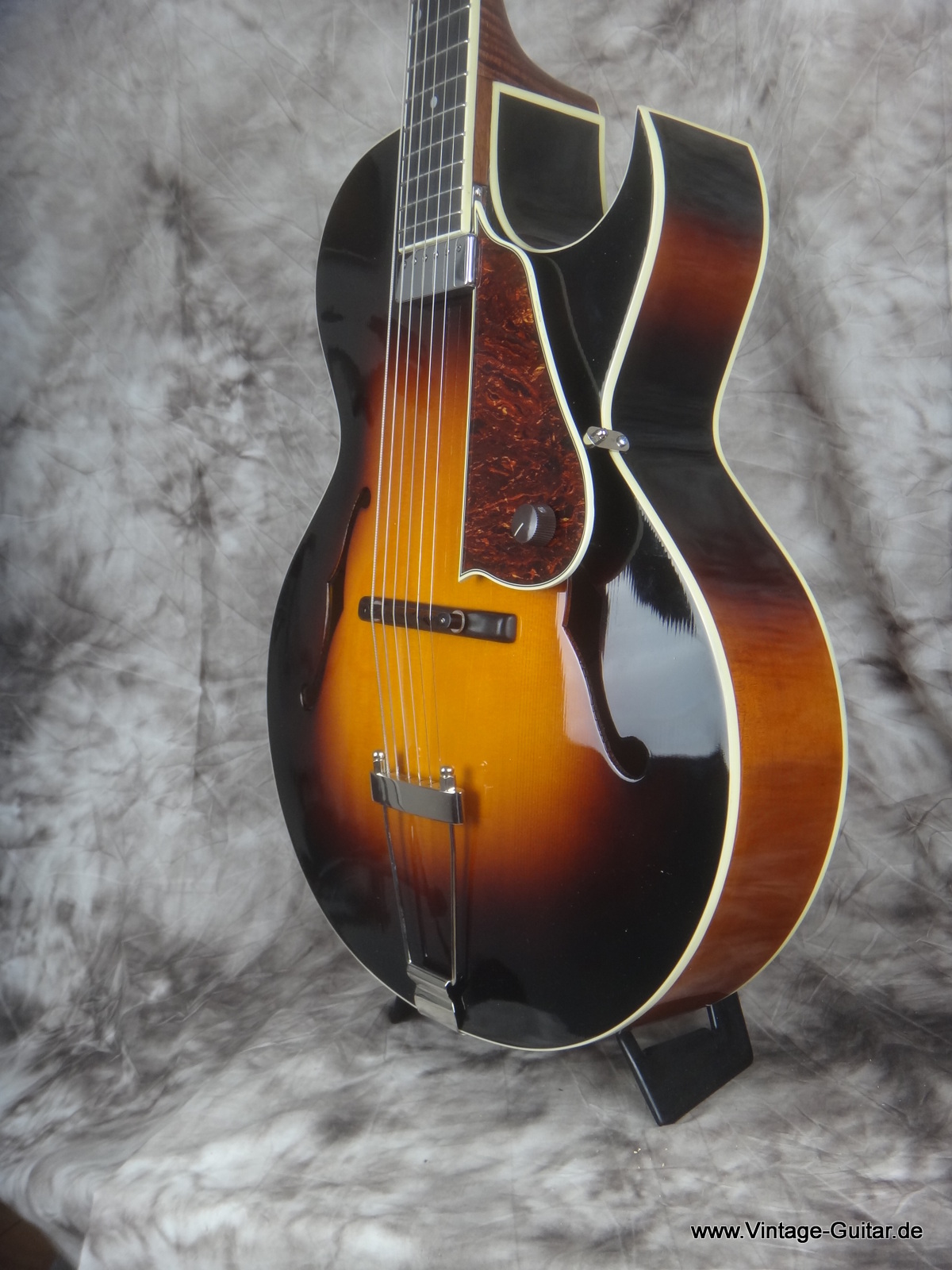 The-Loar-LH-650-VS-003.JPG